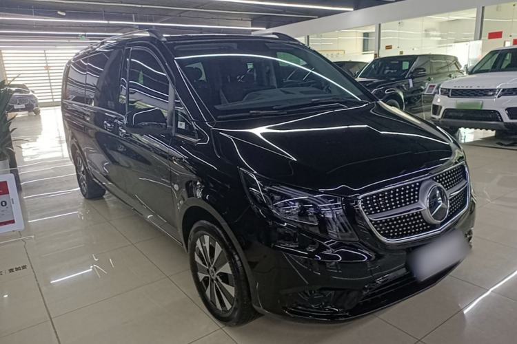 Used Mercedes-Benz Vito 2023 2.0T Elite Version 7 Seats Front Right 45 Deg
