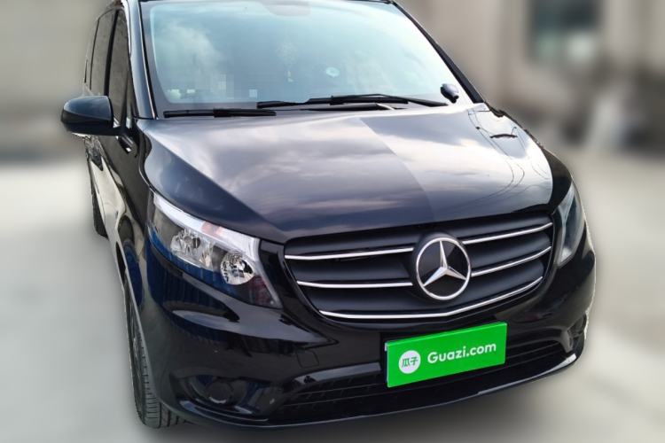 Used Mercedes-Benz Vito 2023 2.0T Elite Version 7 Seats Front Right 45 Deg
