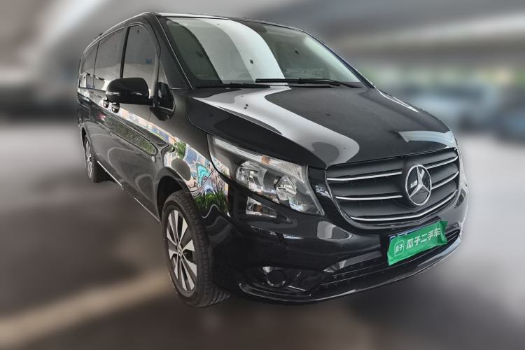 Used Mercedes-Benz Vito 2023 2.0T Elite Version 7 Seats Front Right 45 Deg