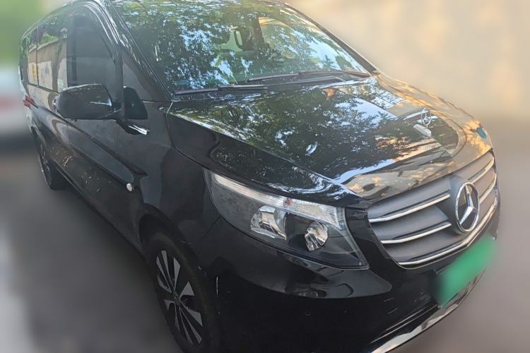Used Mercedes-Benz Vito 2023 2.0T Business Version 7 Seats Front Right 45 Deg