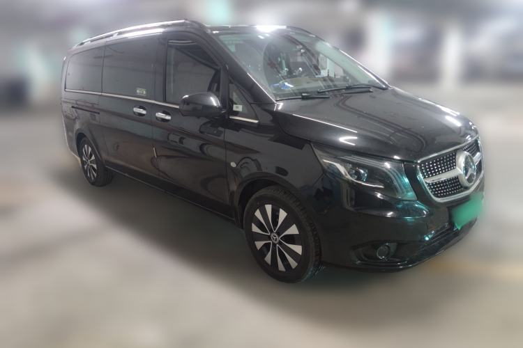 Used Mercedes-Benz Vito 2023 2.0T Elite Version 7 Seats Front Right 45 Deg