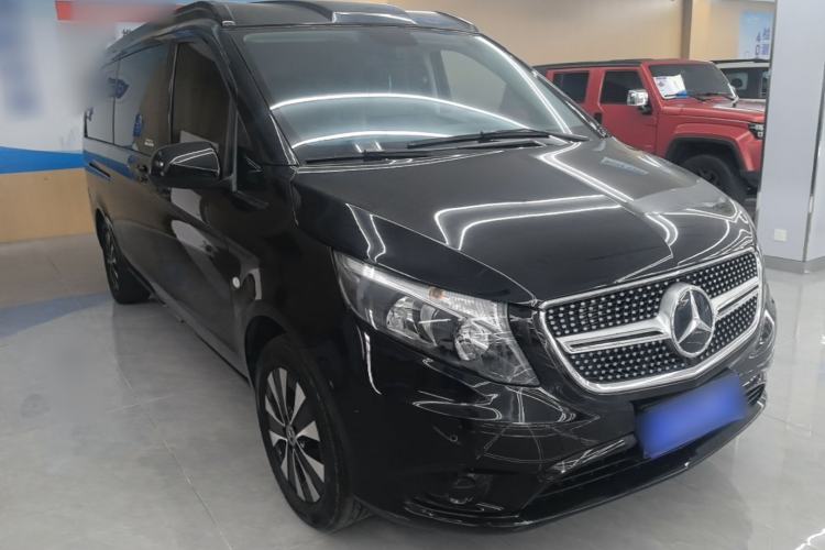Used Mercedes-Benz Vito 2023 2.0T Business Version 7 Seats Front Right 45 Deg