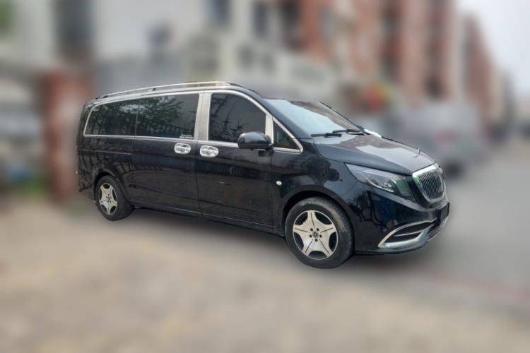 Used Mercedes-Benz Vito 2023 2.0T Elite Version 7 Seats Front Right 45 Deg