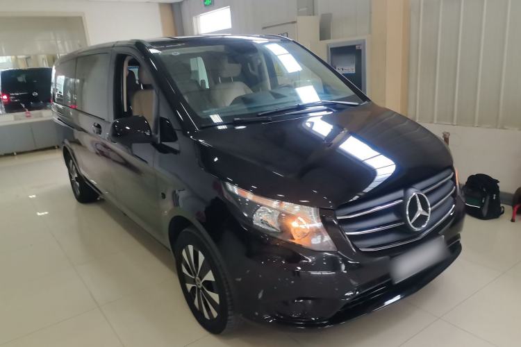 Used Mercedes-Benz Vito 2023 2.0T Business Version 7 Seats Front Right 45 Deg