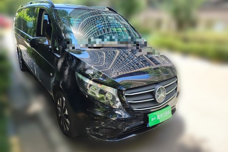 Used Mercedes-Benz Vito 2023 2.0T Elite Version 7 Seats Front Right 45 Deg