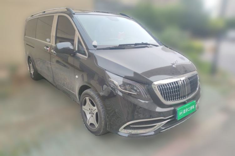 Used Mercedes-Benz Vito 2023 2.0T Elite Version 7 Seats Front Right 45 Deg