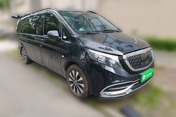 Used Mercedes-Benz Vito 2023 2.0T Elite Version 7 Seats Front Right 45 Deg