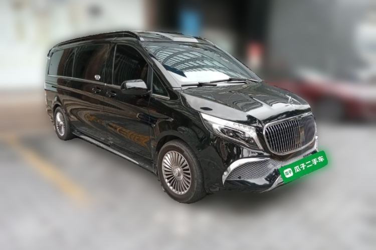 Used Mercedes-Benz Vito 2023 2.0T Elite Version 7 Seats Front Right 45 Deg