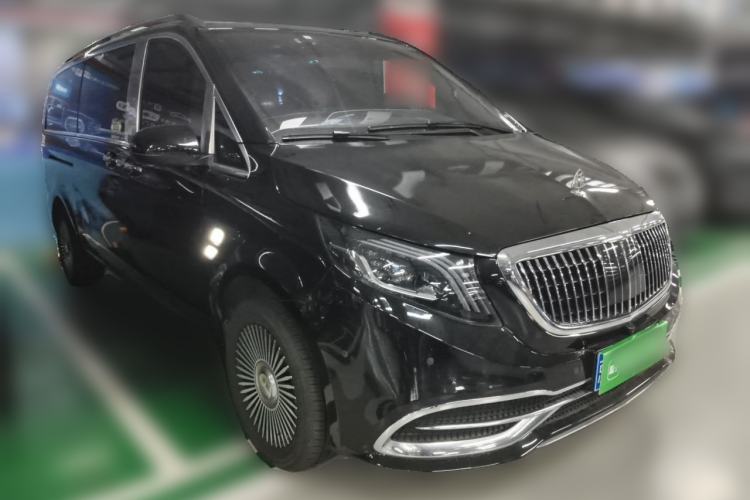 Used Mercedes-Benz Vito 2023 2.0T Elite Version 7 Seats Front Right 45 Deg