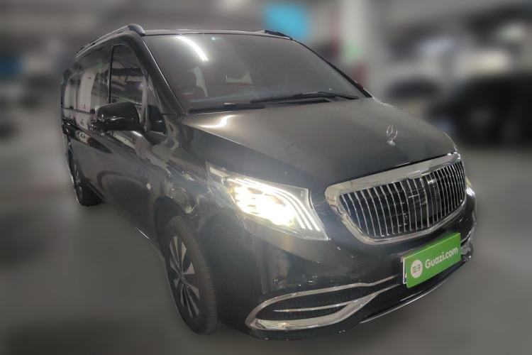 Used Mercedes-Benz Vito 2023 2.0T Elite Version 7 Seats Front Right 45 Deg