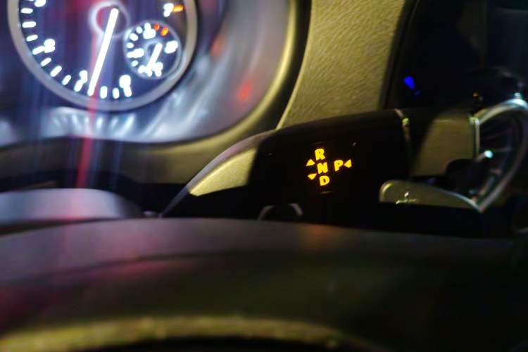 Used Mercedes-Benz Vito 2023 2.0T Business Version 7 Seats Gear Lever