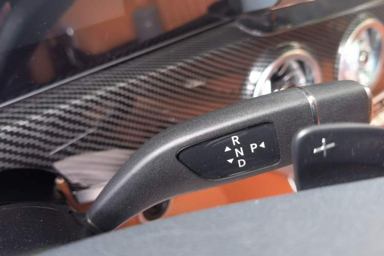 Used Mercedes-Benz Vito 2023 2.0T Business Version 7 Seats Gear Lever