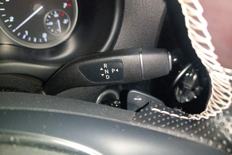 Used Mercedes-Benz Vito 2023 2.0T Business Version 7 Seats Gear Lever