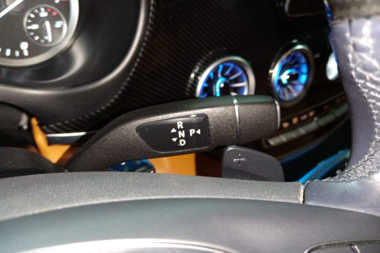 Used Mercedes-Benz Vito 2023 2.0T Business Version 7 Seats Gear Lever