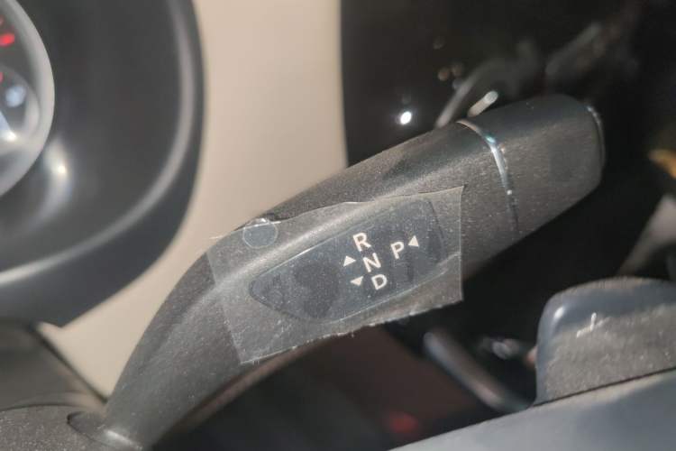 Used Mercedes-Benz Vito 2023 2.0T Elite Version 7 Seats Gear Lever