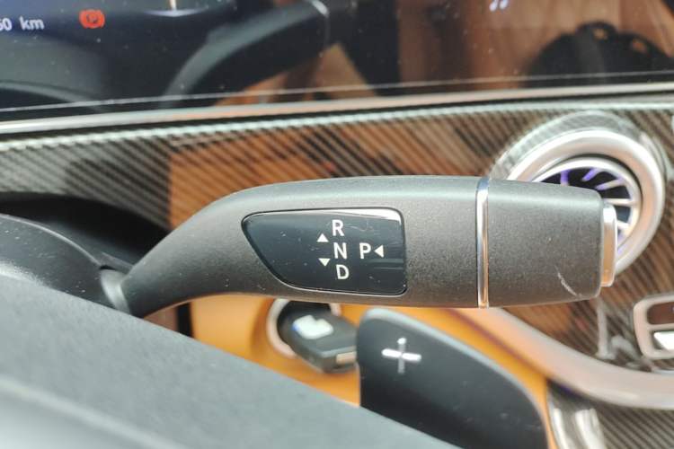Used Mercedes-Benz Vito 2023 2.0T Business Version 7 Seats Gear Lever