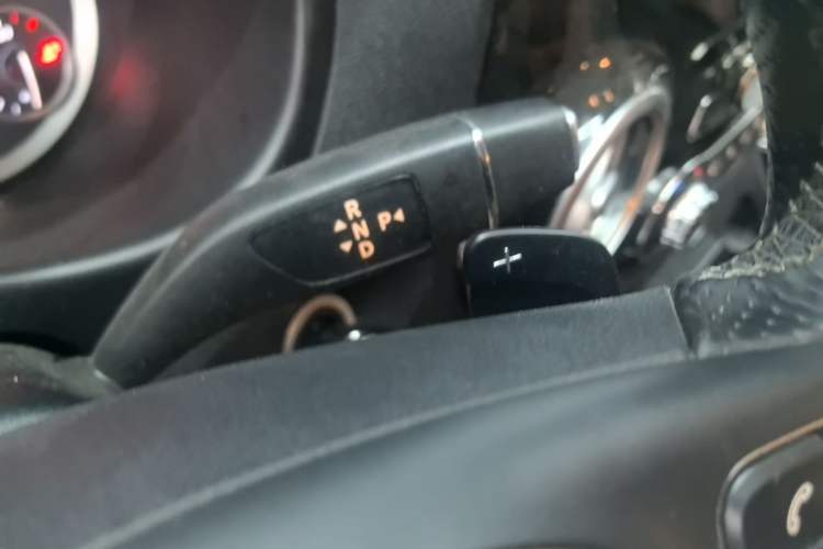 Used Mercedes-Benz Vito 2023 2.0T Business Version 7 Seats Gear Lever