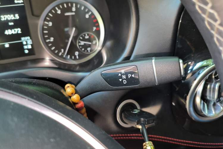 Used Mercedes-Benz Vito 2023 2.0T Business Version 7 Seats Gear Lever