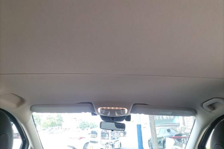 Used Mercedes-Benz Vito 2023 2.0T Elite Version 7 Seats Headliner