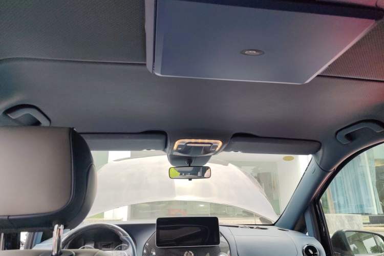 Used Mercedes-Benz Vito 2023 2.0T Business Version 7 Seats Headliner