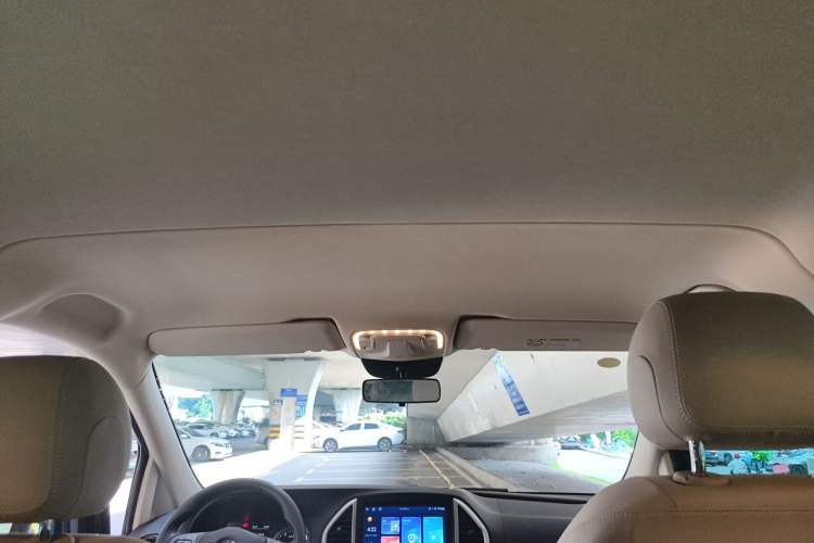 Used Mercedes-Benz Vito 2023 2.0T Elite Version 7 Seats Headliner