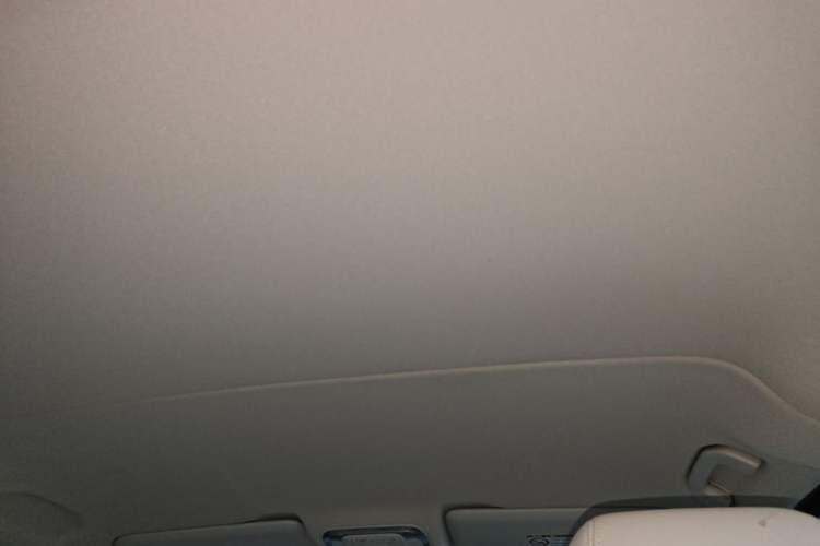 Used Mercedes-Benz Vito 2023 2.0T Elite Version 7 Seats Headliner