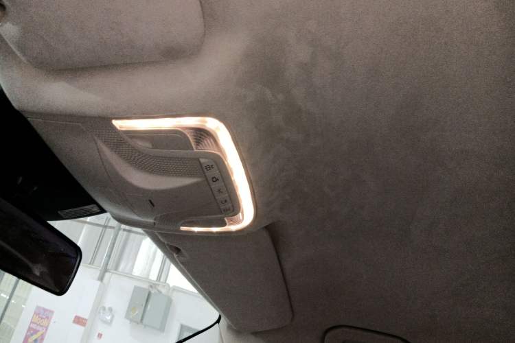 Used Mercedes-Benz Vito 2023 2.0T Business Version 7 Seats Headliner