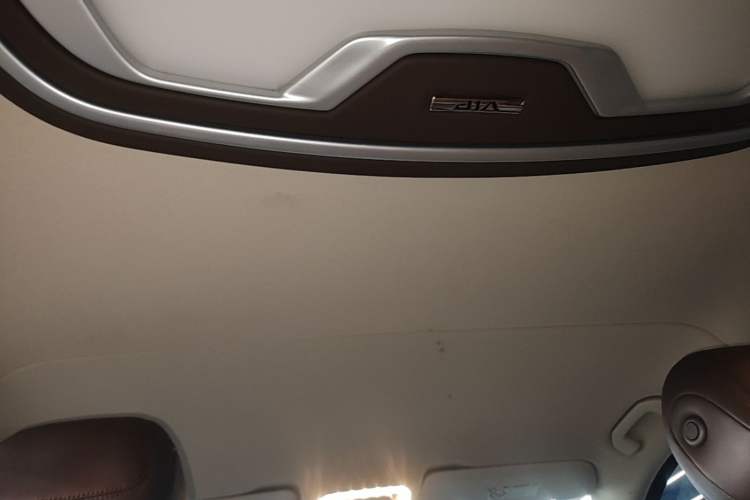 Used Mercedes-Benz Vito 2023 2.0T Business Version 7 Seats Headliner