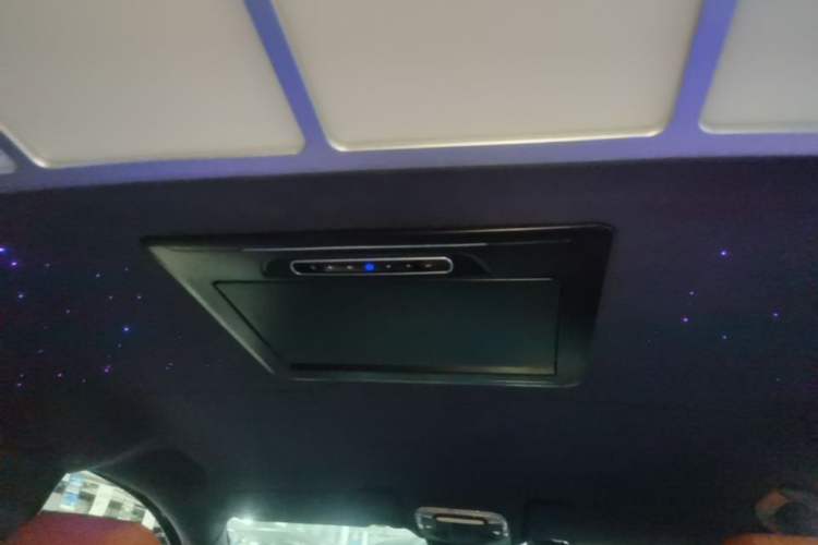 Used Mercedes-Benz Vito 2023 2.0T Elite Version 7 Seats Headliner