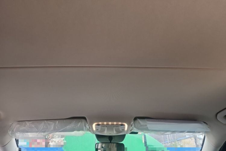 Used Mercedes-Benz Vito 2023 2.0T Elite Version 7 Seats Headliner