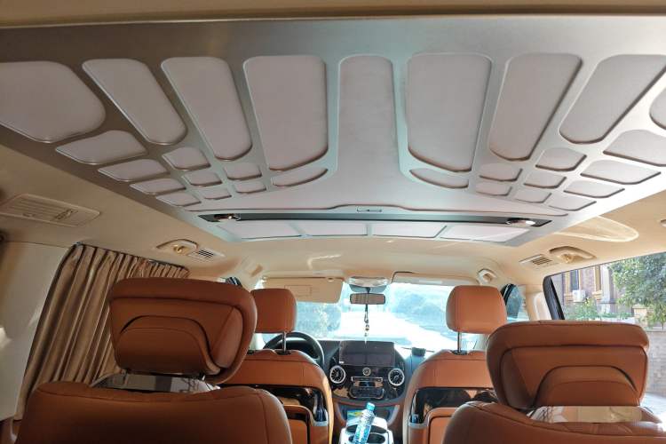 Used Mercedes-Benz Vito 2023 2.0T Elite Version 7 Seats Headliner