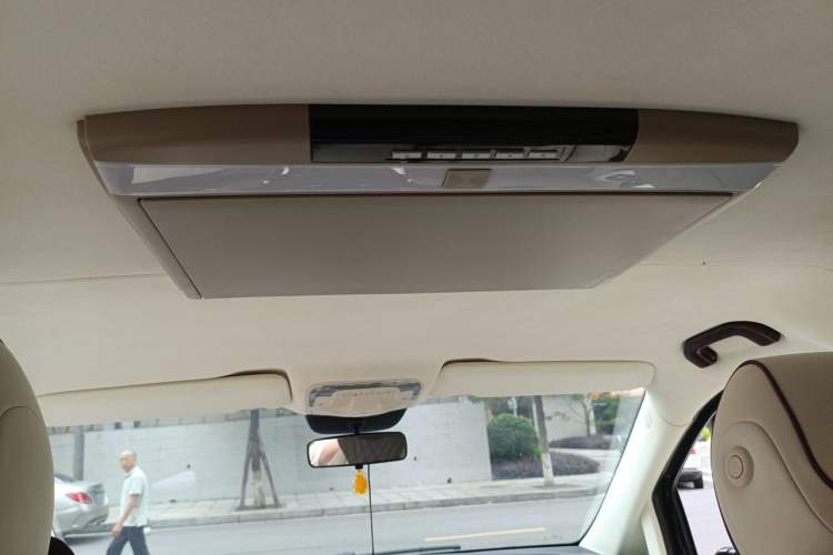 Used Mercedes-Benz Vito 2023 2.0T Business Version 7 Seats Headliner
