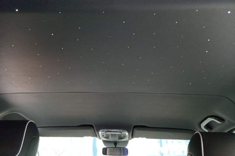 Used Mercedes-Benz Vito 2023 2.0T Elite Version 7 Seats Headliner