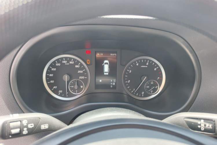 Used Mercedes-Benz Vito 2023 2.0T Elite Version 7 Seats Instrument Cluster