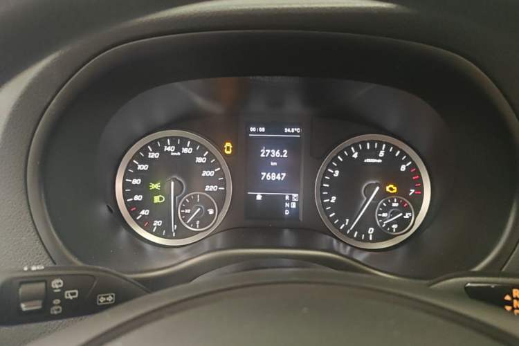 Used Mercedes-Benz Vito 2023 2.0T Elite Version 7 Seats Instrument Cluster