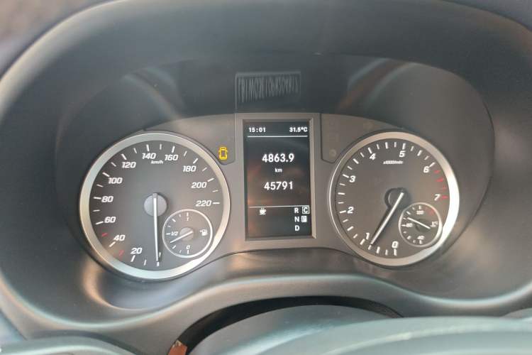 Used Mercedes-Benz Vito 2023 2.0T Elite Version 7 Seats Instrument Cluster