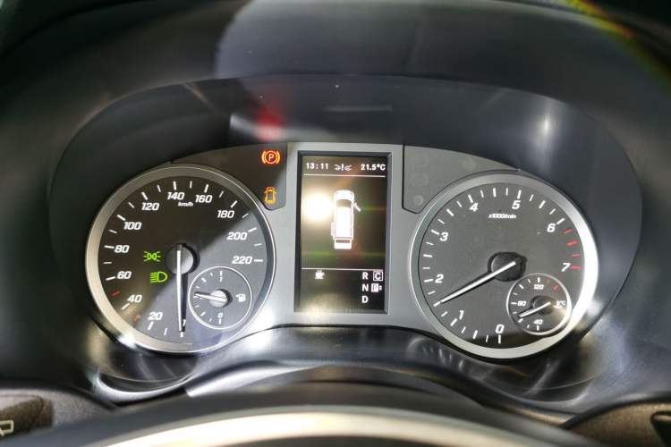 Used Mercedes-Benz Vito 2023 2.0T Business Version 7 Seats Instrument Cluster