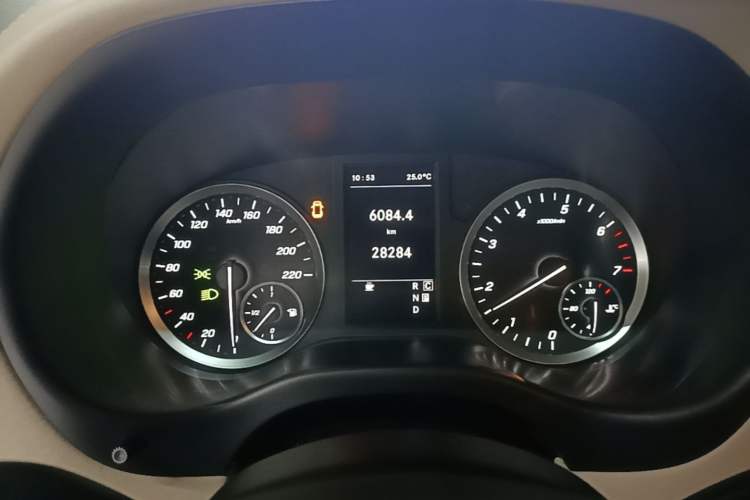 Used Mercedes-Benz Vito 2023 2.0T Elite Version 7 Seats Instrument Cluster