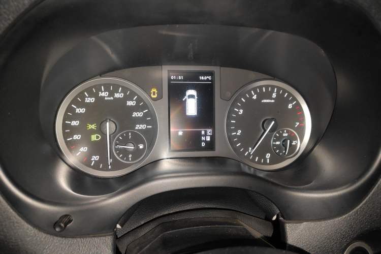 Used Mercedes-Benz Vito 2023 2.0T Elite Version 9 Seats Instrument Cluster