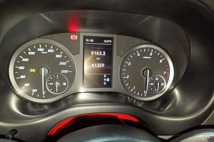 Used Mercedes-Benz Vito 2023 2.0T Elite Version 7 Seats Instrument Cluster