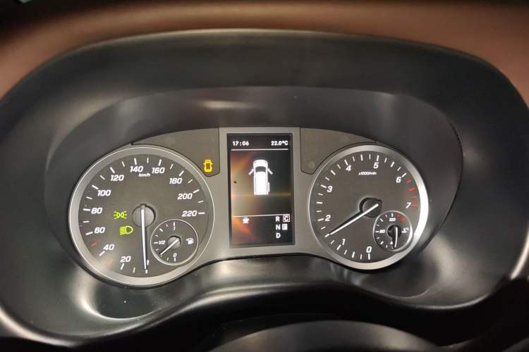 Used Mercedes-Benz Vito 2023 2.0T Elite Version 7 Seats Instrument Cluster