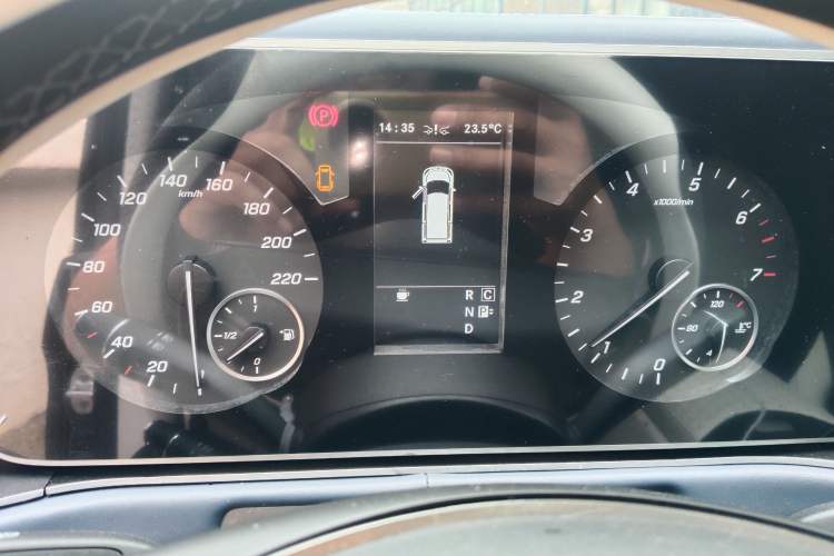 Used Mercedes-Benz Vito 2023 2.0T Business Version 7 Seats Instrument Cluster