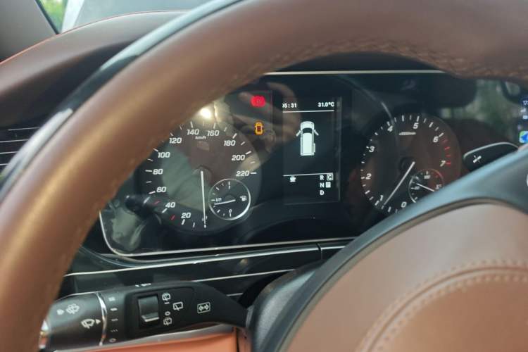 Used Mercedes-Benz Vito 2023 2.0T Elite Version 7 Seats Instrument Cluster