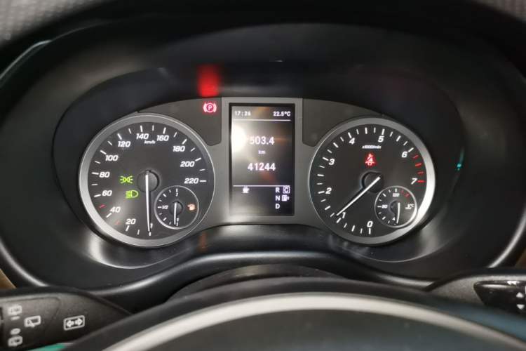 Used Mercedes-Benz Vito 2023 2.0T Elite Version 7 Seats Instrument Cluster