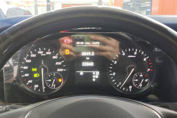 Used Mercedes-Benz Vito 2023 2.0T Business Version 7 Seats Instrument Cluster