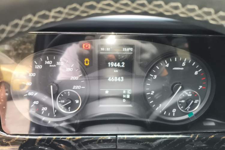 Used Mercedes-Benz Vito 2023 2.0T Business Version 7 Seats Instrument Cluster