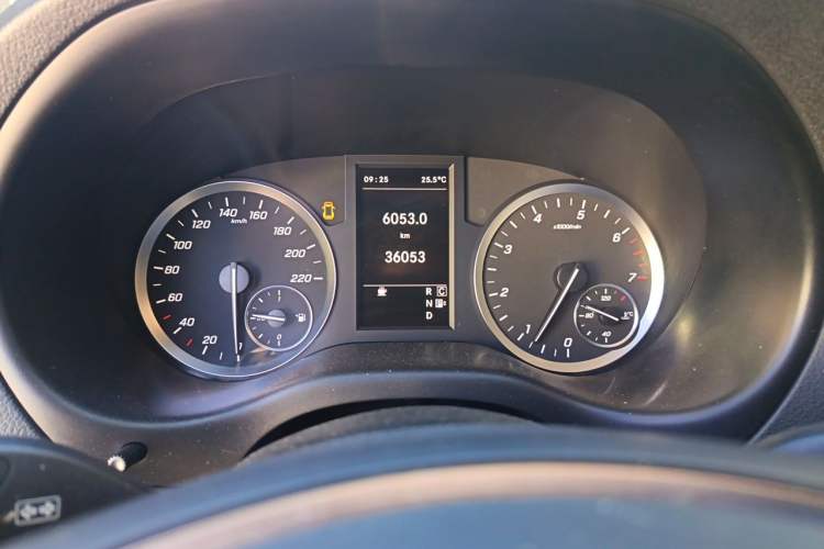 Used Mercedes-Benz Vito 2023 2.0T Business Version 7 Seats Instrument Cluster