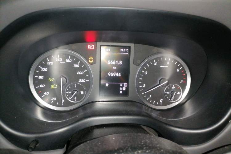 Used Mercedes-Benz Vito 2023 2.0T Elite Version 7 Seats Instrument Cluster