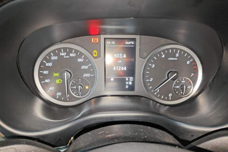 Used Mercedes-Benz Vito 2023 2.0T Elite Version 7 Seats Instrument Cluster