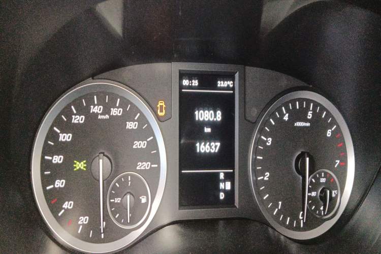 Used Mercedes-Benz Vito 2023 2.0T Business Version 7 Seats Instrument Cluster